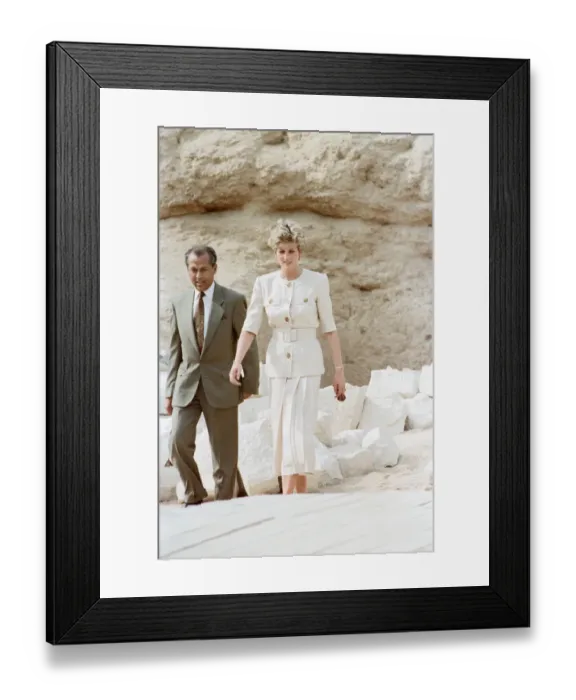 Framed Print : HRH The Princess of Wales, Princess Diana, in Egypt. Pictured at the Pyramids Framed Print : HRH The Princess of Wales, Princess Diana, in Egypt. Pictured at the Pyramids