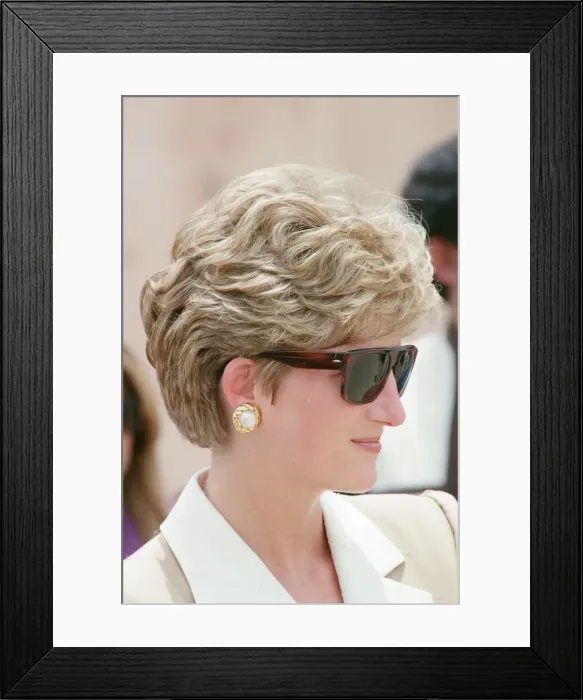 Framed Print : HRH The Princess of Wales, Princess Diana, in Egypt. Pictured during a visit to Framed Print : HRH The Princess of Wales, Princess Diana, in Egypt. Pictured during a visit to