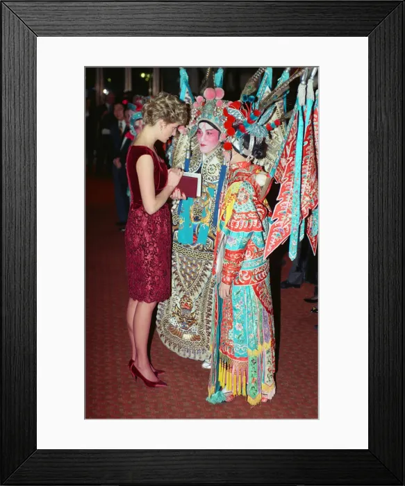 Framed Print : HRH The Princess of Wales, Princess Diana meets the cast of The Hong Kong Gala