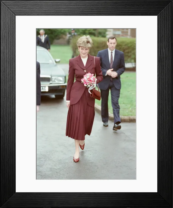 Framed Print : HRH The Princess of Wales, Princess Diana, visits the St Christopher Framed Print : HRH The Princess of Wales, Princess Diana, visits the St Christopher