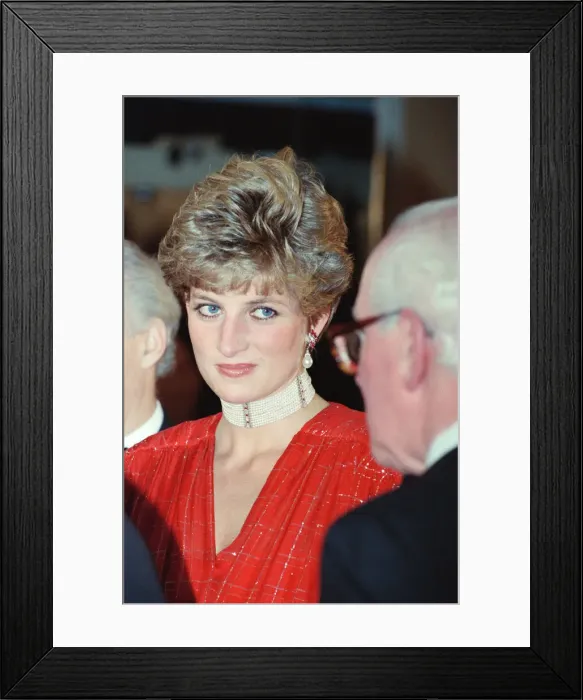 Framed Print : HRH The Princess of Wales, Princess Diana, attends the Odeon Leicester Square premiere of Framed Print : HRH The Princess of Wales, Princess Diana, attends the Odeon Leicester Square premiere of