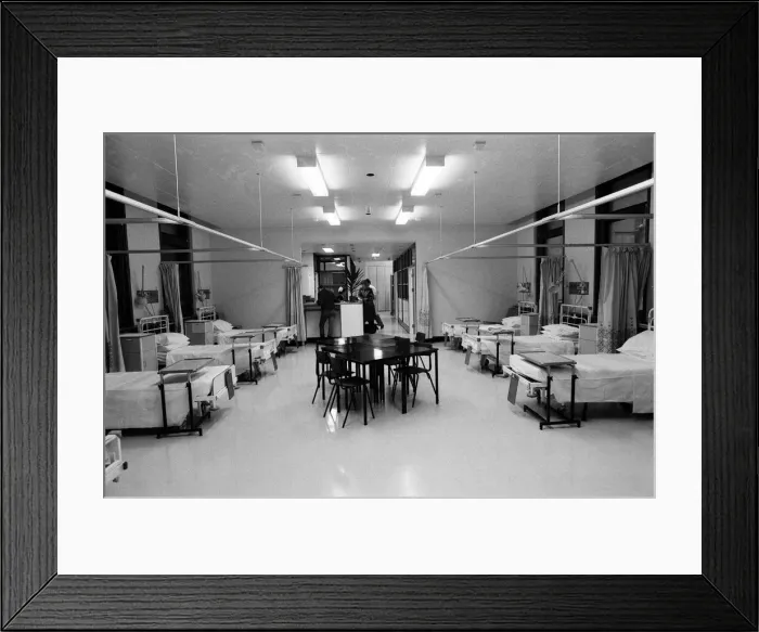 Framed Print : The Broderip AIDS ward at Middlesex Hospital which opens 19th January. 16th December 1987 Framed Print : The Broderip AIDS ward at Middlesex Hospital which opens 19th January. 16th December 1987