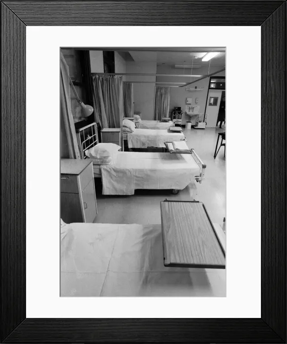 Framed Print : The Broderip AIDS ward at Middlesex Hospital which opens 19th January. 16th December 1987 Framed Print : The Broderip AIDS ward at Middlesex Hospital which opens 19th January. 16th December 1987