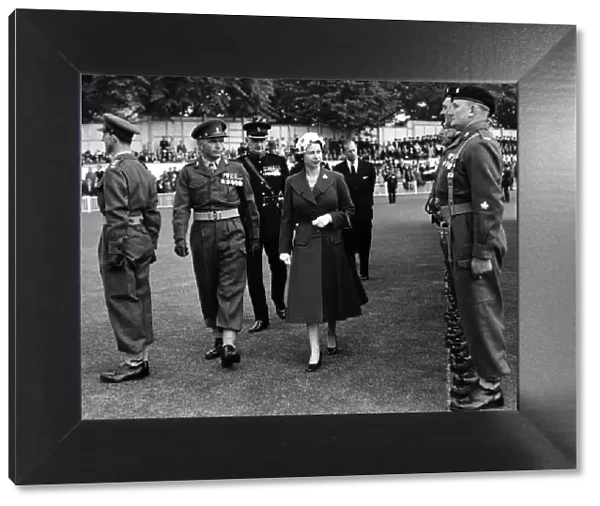 The Queen inspecting the 9th Queens Own Warwickshire and Worcestershire Yeomanry