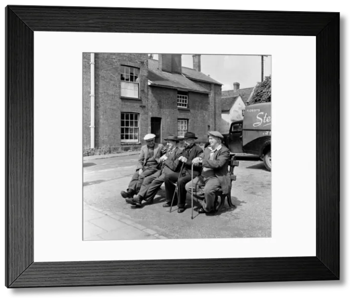 Framed Print : Old Age Pensioners in Tring, Hertfordshire. 4th July 1955 Framed Print : Old Age Pensioners in Tring, Hertfordshire. 4th July 1955