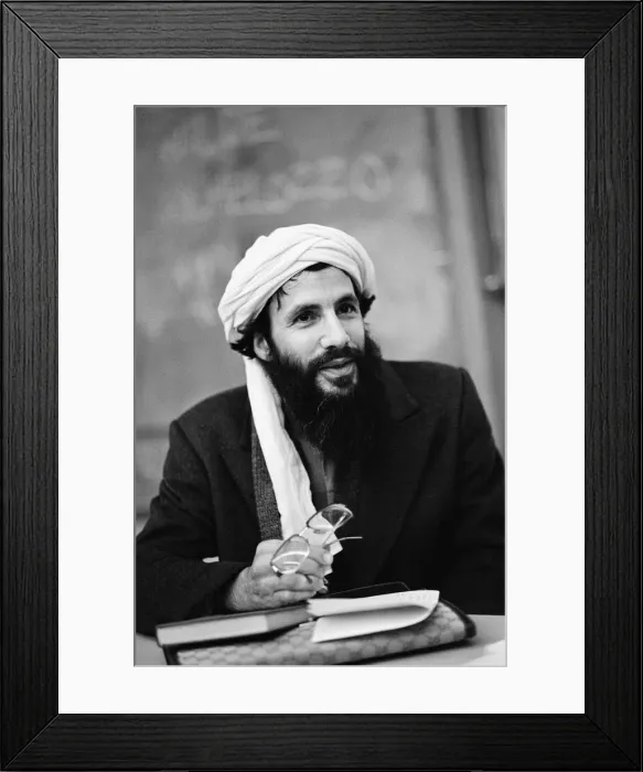 Framed Print : Picture shows Yusuf Islam speaking at Reading University on the 11th November 1985 Framed Print : Picture shows Yusuf Islam speaking at Reading University on the 11th November 1985