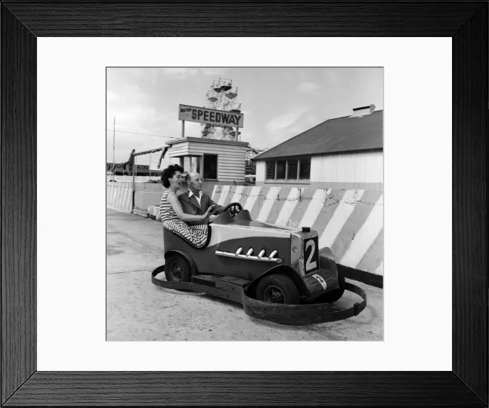 Framed Print : Russell Smith of Southport shows just how fit you can be at 80 Framed Print : Russell Smith of Southport shows just how fit you can be at 80