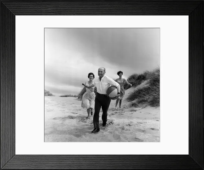 Framed Print : Russell Smith of Southport shows just how fit you can be at 80 Framed Print : Russell Smith of Southport shows just how fit you can be at 80