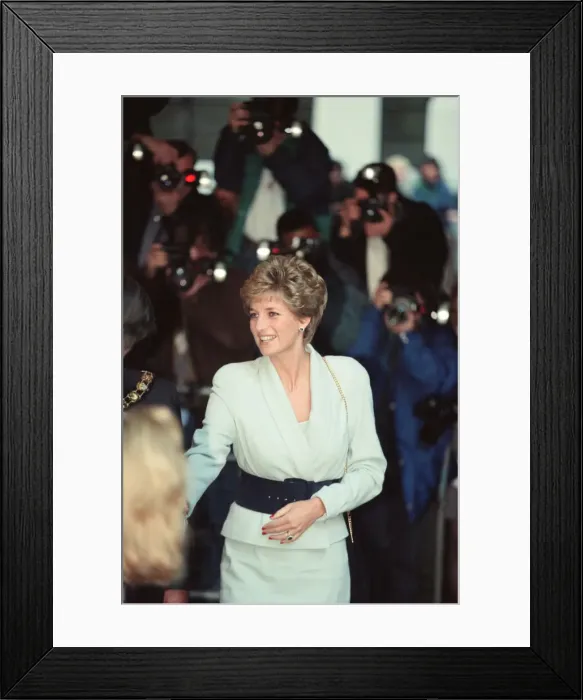Framed Print : HRH The Princess of Wales, Princess Diana, visits The Mortimer Market Centre Framed Print : HRH The Princess of Wales, Princess Diana, visits The Mortimer Market Centre