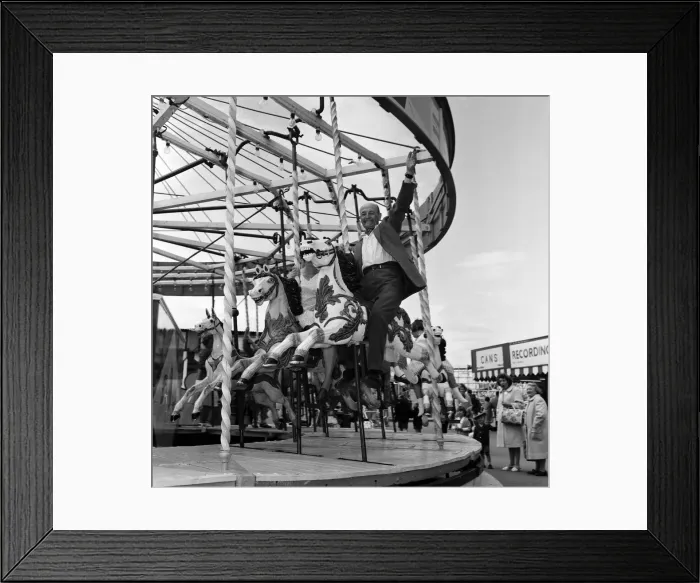 Framed Print : Russell Smith of Southport shows just how fit you can be at 80 Framed Print : Russell Smith of Southport shows just how fit you can be at 80
