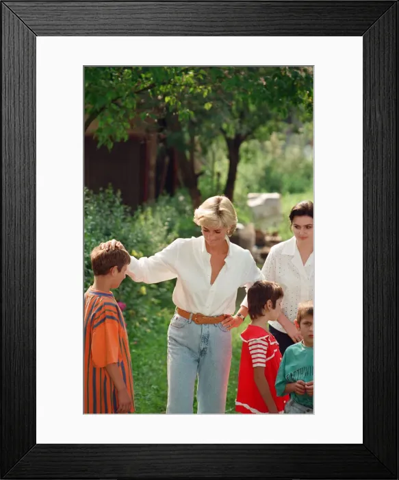 Framed Print : Diana, Princess of Wales makes a three day visit to Bosnia - Herzegovina as part of her