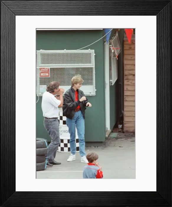 Framed Print : HRH The Princess of Wales, Princess Diana, takes her sons Prince William and Prince Harry Framed Print : HRH The Princess of Wales, Princess Diana, takes her sons Prince William and Prince Harry