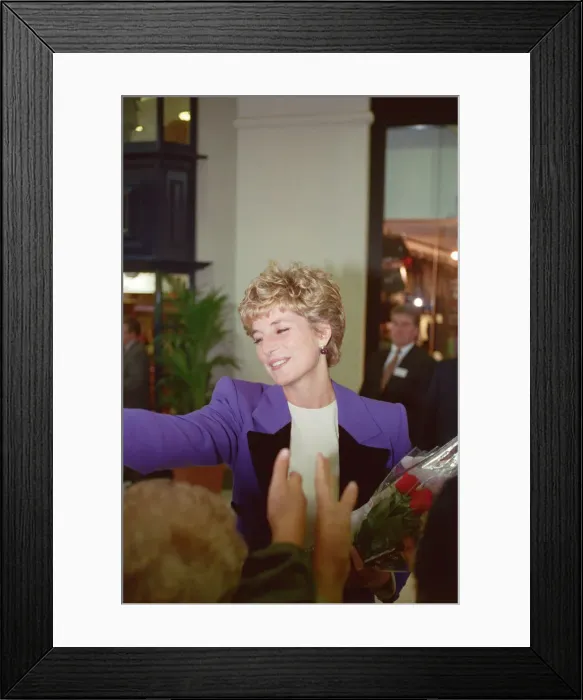 Framed Print : HRH The Princess of Wales, Princess Diana, visits Tunbridge Wells