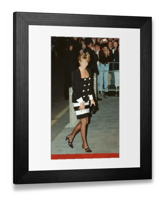 Framed Print : HRH The Princess of Wales, Princess Diana, attends a performance of Framed Print : HRH The Princess of Wales, Princess Diana, attends a performance of