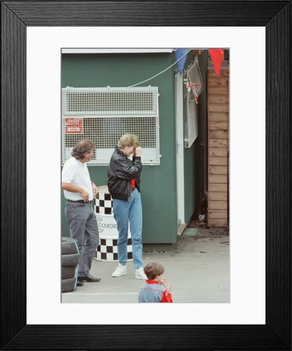 Framed Print : HRH The Princess of Wales, Princess Diana, takes her sons Prince William and Prince Harry Framed Print : HRH The Princess of Wales, Princess Diana, takes her sons Prince William and Prince Harry