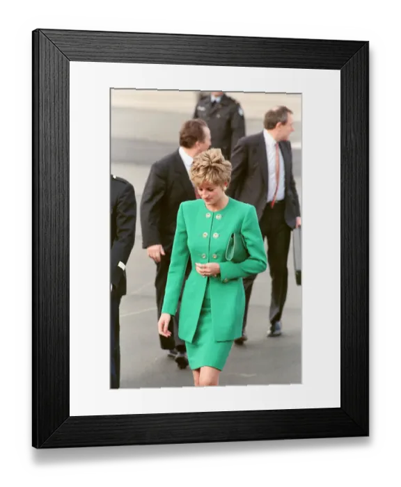 Framed Print : HRH The Princess of Wales, Princess Diana, arrives in Paris, France Framed Print : HRH The Princess of Wales, Princess Diana, arrives in Paris, France