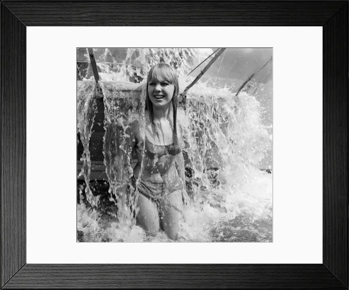 Framed Print : 18 year old Christine Collman of Roehampton, a young model Framed Print : 18 year old Christine Collman of Roehampton, a young model