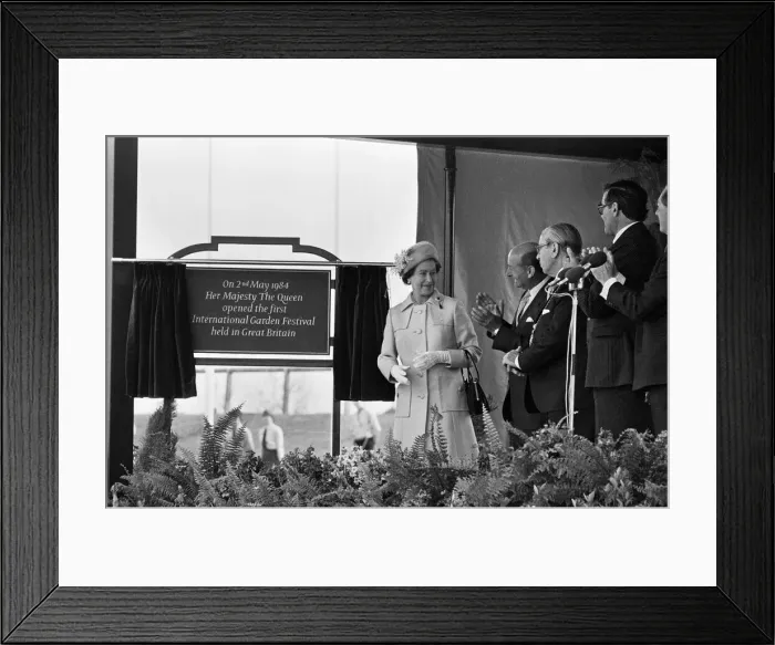 Framed Print : The visit to Liverpool of Her Majesty Queen Elizabeth II and Prince Philip