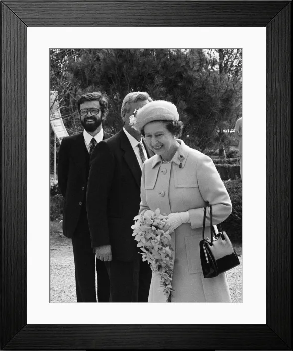 Framed Print : The visit to Liverpool of Her Majesty Queen Elizabeth II and Prince Philip Framed Print : The visit to Liverpool of Her Majesty Queen Elizabeth II and Prince Philip