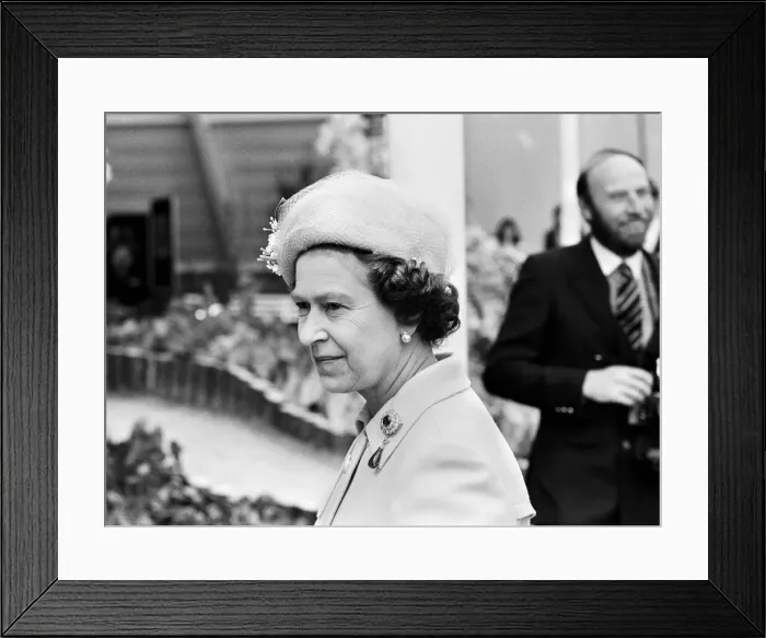 Framed Print : The visit to Liverpool of Her Majesty Queen Elizabeth II and Prince Philip Framed Print : The visit to Liverpool of Her Majesty Queen Elizabeth II and Prince Philip