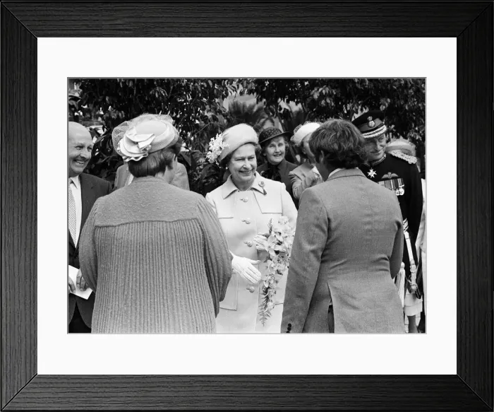Framed Print : The visit to Liverpool of Her Majesty Queen Elizabeth II and Prince Philip Framed Print : The visit to Liverpool of Her Majesty Queen Elizabeth II and Prince Philip
