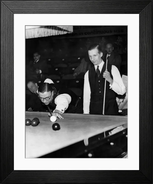 Framed Print : World Professional Snooker Champioships held at Thurstons Hall in Leicester Square Framed Print : World Professional Snooker Champioships held at Thurstons Hall in Leicester Square