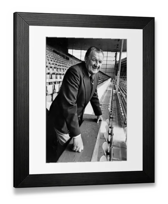 Framed Print : Liverpool football manager Bob Paisley poses at Anfield. 12th February 1982