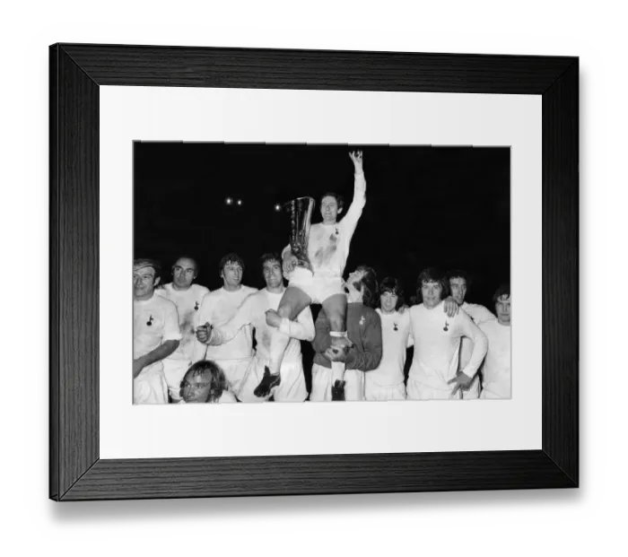 Framed Print : UEFA Cup Final Second Leg match at White Hart Lane. Tottenham Hotspur 1 v Framed Print : UEFA Cup Final Second Leg match at White Hart Lane. Tottenham Hotspur 1 v