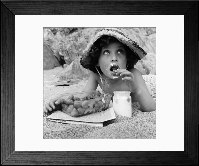Framed Print : It was heavenly enough on the warm sands at Thurleston, Devon, without this treat Framed Print : It was heavenly enough on the warm sands at Thurleston, Devon, without this treat