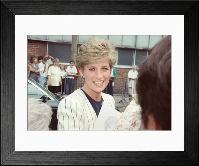 Framed Print : HRH The Princess of Wales, Princess Diana, on a walkabout in Sheffield and Rotherham