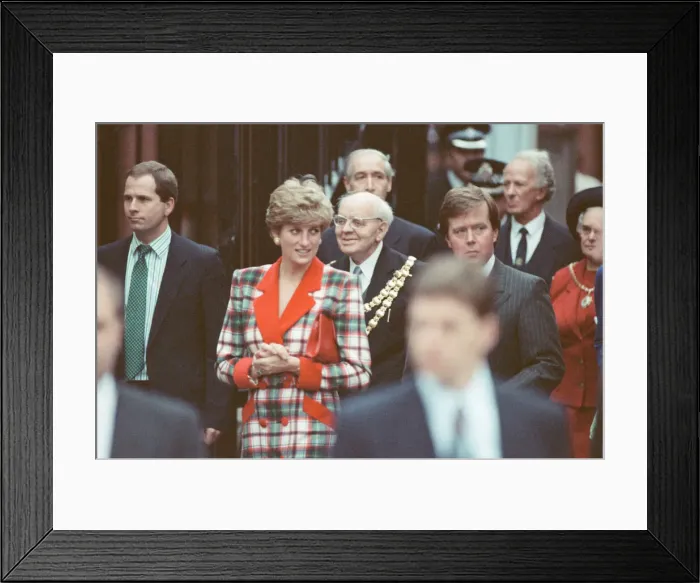 Framed Print : HRH The Princess of Wales, Princess Diana, visits Didsbury Framed Print : HRH The Princess of Wales, Princess Diana, visits Didsbury