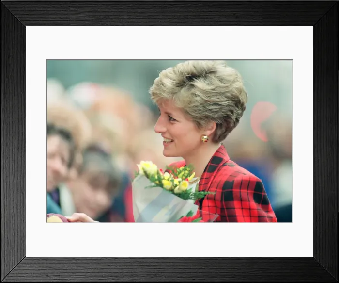 Framed Print : HRH The Princess of Wales, Princess Diana, dressed in tartan