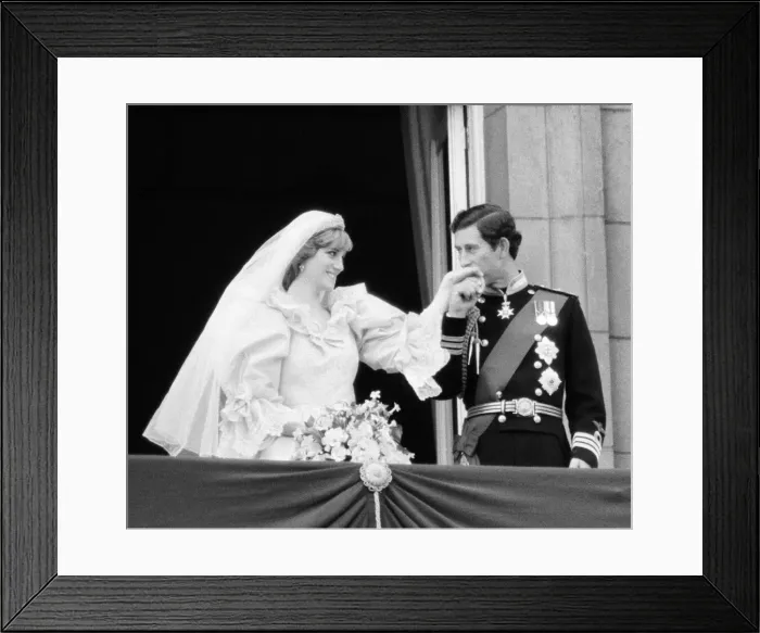 Framed Print : Prince Charles kissed the hand of his bride, Lady Diana Spencer Framed Print : Prince Charles kissed the hand of his bride, Lady Diana Spencer