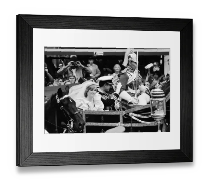 Framed Print : HRH Prince Charles marries Lady Diana Spencer. Picture shows the happy couple