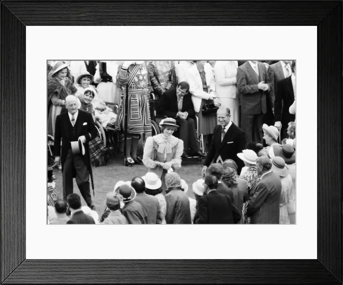 Framed Print : Lady Diana Spencer attends her first ever Garden Party at Buckingham Palace Framed Print : Lady Diana Spencer attends her first ever Garden Party at Buckingham Palace