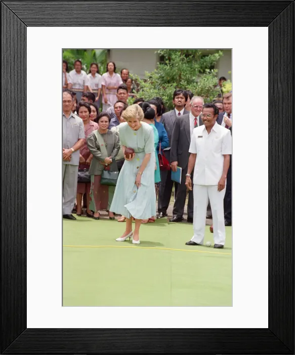 Framed Print : HRH The Princess of Wales, Princess Diana, playing boules Framed Print : HRH The Princess of Wales, Princess Diana, playing boules