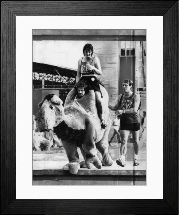 Framed Print : 01052124 Framed Print : 01052124