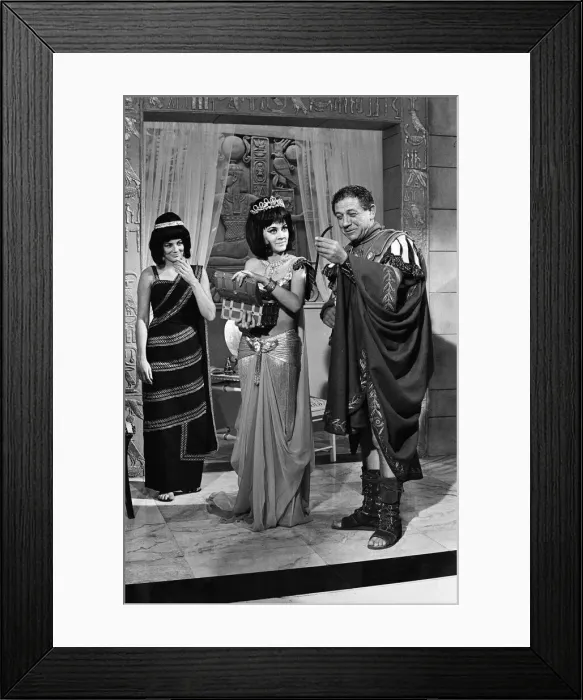 Framed Print : Amanda Barrie and Sid James on the set of Carry on Cleo'at Pinewood Studios Framed Print : Amanda Barrie and Sid James on the set of Carry on Cleo'at Pinewood Studios