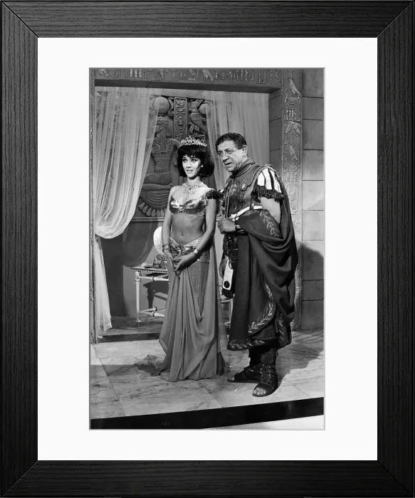 Framed Print : Amanda Barrie and Sid James on the set of Carry on Cleo'at Pinewood Studios Framed Print : Amanda Barrie and Sid James on the set of Carry on Cleo'at Pinewood Studios