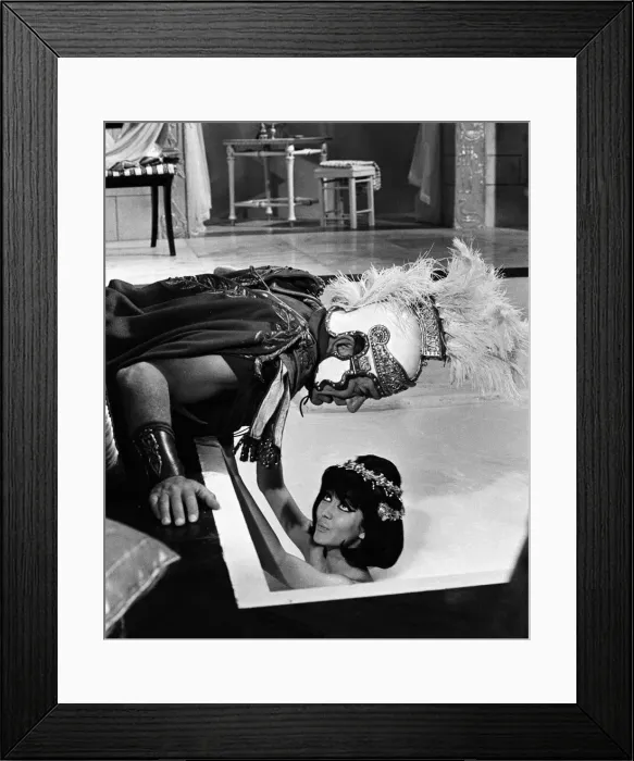 Framed Print : Amanda Barrie and Sid James on the set of Carry on Cleo'at Pinewood Studios Framed Print : Amanda Barrie and Sid James on the set of Carry on Cleo'at Pinewood Studios