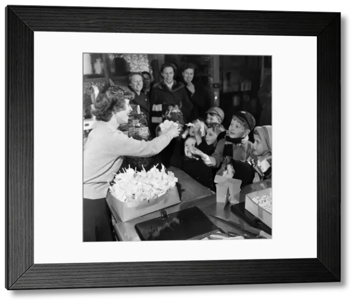 Framed Print : Mrs. Joyce Wood has her wish fulfilled by the Daily Mirrors Framed Print : Mrs. Joyce Wood has her wish fulfilled by the Daily Mirrors