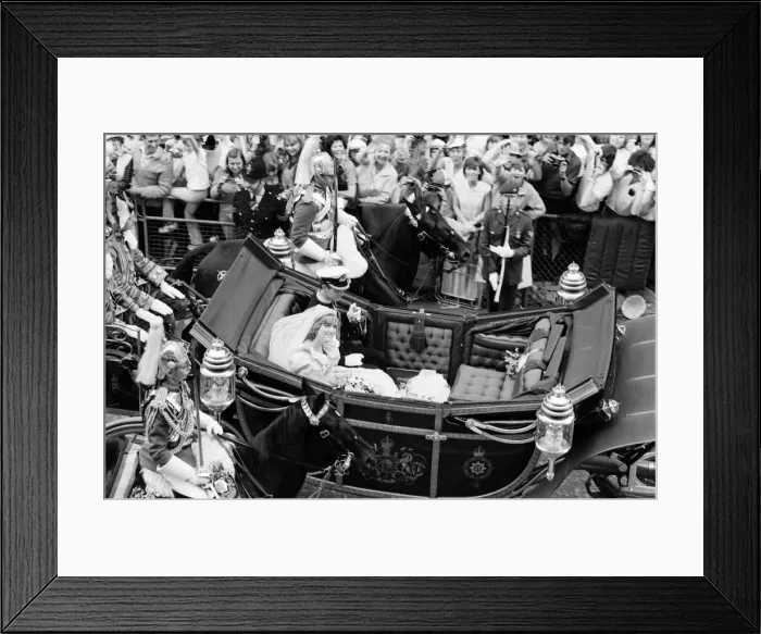Framed Print : HRH Prince Charles marries Lady Diana Spencer. Picture shows the happy couple
