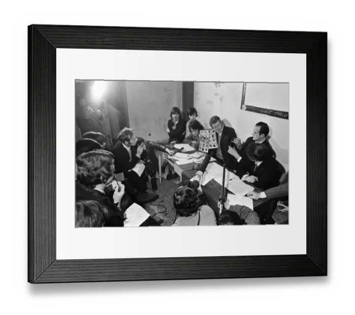 Framed Print : Provisional IRA meeting in Derry, Northern Ireland. Pictured Framed Print : Provisional IRA meeting in Derry, Northern Ireland. Pictured