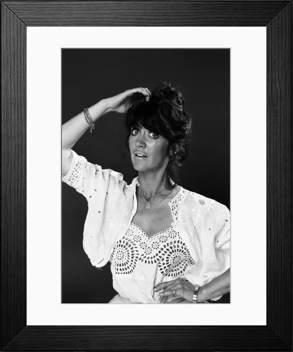 Framed Print : Actress Amanda Barrie. September 1982 Framed Print : Actress Amanda Barrie. September 1982
