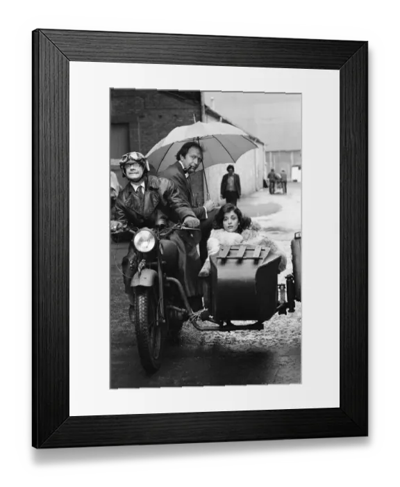 Framed Print : Filming of the comedy film called The Odd Job'begins at Shepperton Studios Framed Print : Filming of the comedy film called The Odd Job'begins at Shepperton Studios