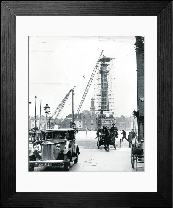 Framed Print : Scaffiolding covering the Wilberforce Statue prior to it being moved from Monument Framed Print : Scaffiolding covering the Wilberforce Statue prior to it being moved from Monument