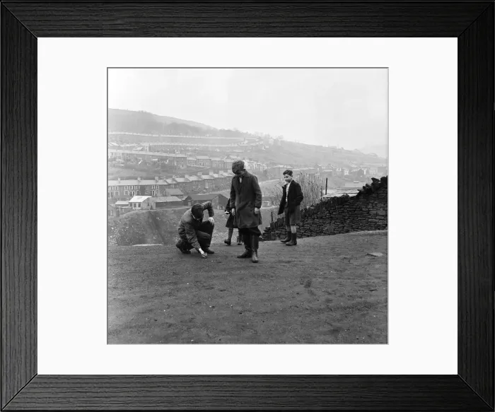 Framed Print : Boys of Stanleytown, South Wales, playing marbles or as it was known locally Framed Print : Boys of Stanleytown, South Wales, playing marbles or as it was known locally