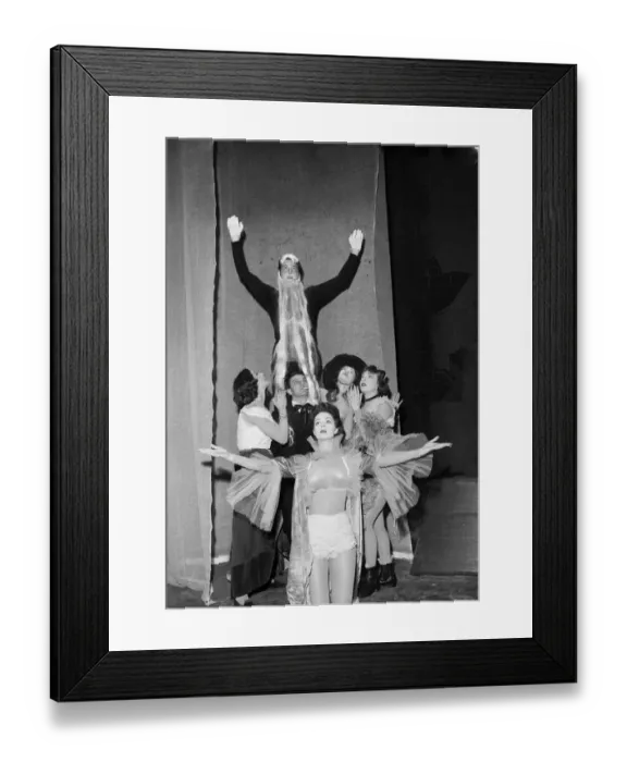 Framed Print : Alan Badel Performing in a dress rehearsal of the play Ulysses In Nighttown a the Arts Framed Print : Alan Badel Performing in a dress rehearsal of the play Ulysses In Nighttown a the Arts