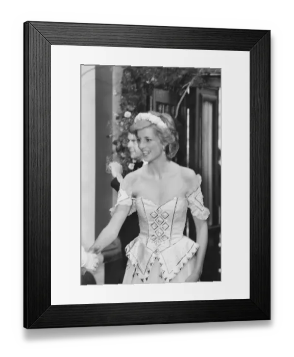 Framed Print : HRH The Princess of Wales, Princess Diana arrives at the Royal Opera House for the Royal