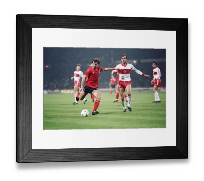 Framed Print : FIFA 1986 World Cup Group 3 Qualifying match at Wembley. England 5 v Turkey 0 Framed Print : FIFA 1986 World Cup Group 3 Qualifying match at Wembley. England 5 v Turkey 0